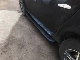 Боковые пороги площадки из алюминия Tayga V1 Black для Dacia Duster 2010-2018 Erkul