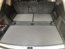 Коврик в багажник EVA для Audi Q7 2005-2014 (3 части, 7 мест) черный