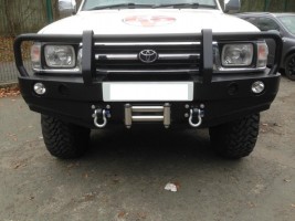 more 4x4 Силовий передній бампер с кенгурятником на Toyota Hilux 1997-2004