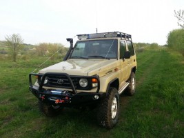 more 4x4 Передний силовой бампер с защитной дугой на Toyota Land Cruiser HZJ 71 1984-2006