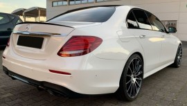 Липспойлер на багажник для Mercedes E W213 2016+ в стиле AMG AOM Tuning