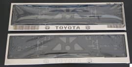 Рамка номерного знака c надписью Toyota Рамка под номер с логотипом Тойота на Toyota LAND CRUISER 100 1998-2007