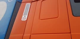 Хром накладка на боковой спойлер кабины воздухозаборника для DAF XF105 2005-2012