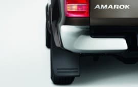 Оригинальные брызговики Volkswagen Amarok 2010-2016 c расшир арок Задние / Фольксваген Амарок 2шт