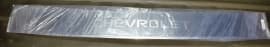 Хром накладка на задний бампер для Chevrolet Aveo hatchback T300 2012+ ровная с надписью Omcarlin