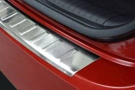Хром накладка на задний бампер из нержавейки для Chevrolet Tracker 2013+ с загибом Omcarlin
