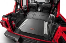 Коврик в багажник оригинальный для Jeep Wrangler JL 2018+ с кожан. сидениями резиновый 3 элемента