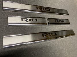 Хром накладки на пороги из нержавейки для Kia Rio 3 Hb 2011-2017 гравировка Omcarlin