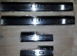 Хром накладки на внутренние пороги из нержавейки для Kia Rio 2 hatchback 2005-2011