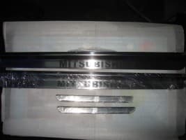 Хром накладки на пороги из нержавейки для Mitsubishi Pajero Sport 1996-2008 Omcarlin