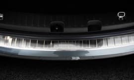 Хром накладка на задний бампер из нержавейки для Volkswagen Caddy 3 2010-2015 с загибом 