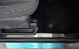 Хром накладки на внутренние пороги НатаНика PREMIUM для Ford Escape 2012-2019