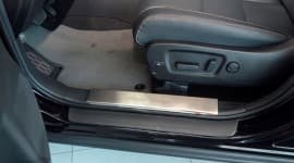 Хром накладки на внутренние пороги НатаНика PREMIUM для Toyota Highlander 2013-2020