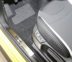 Хром накладки на внутренние пороги НатаНика PREMIUM для Fiat 500L 2012+