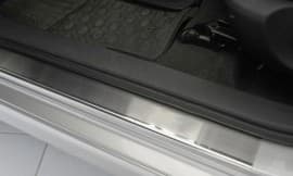 Хром накладки на пороги НатаНика PREMIUM для Toyota Auris 5D 2006-2012