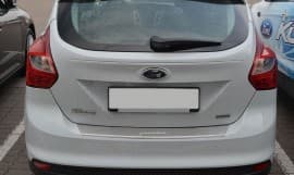Хром накладка на бампер с загибом НатаНика PREMIUM для Ford Focus 3 Hatchback 5D 2011-2014 NataNiko