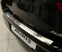Хром накладка на бампер с загибом НатаНика PREMIUM для Toyota Auris II 5D 2012-2019