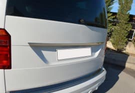 Хром накладка над номером Omsa Line из нержавейки для Volkswagen Caddy 2015-2020 Планка над номером на Фольксваген Кадди  Omsa