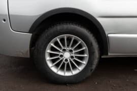Накладки на колесные арки (4 шт, нержавейка) на Opel Vivaro 2001-2007 черный металл