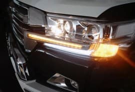 Реснички с LED на Toyota Land Cruiser 200 2019+
