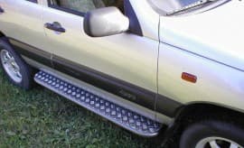 Боковые пороги площадки D42 крашенные молотковые для Chevrolet Niva 2002+