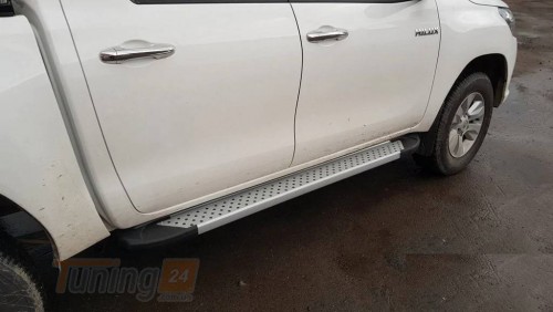 Erkul Боковые пороги площадки из алюминия Allmond Grey для Toyota Hilux 2015-2019 - Картинка 3