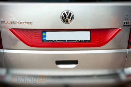 DD-T24 Пластиковая накладка на крышку багажника (Красная) на Volkswagen T6 2019+ - Картинка 3