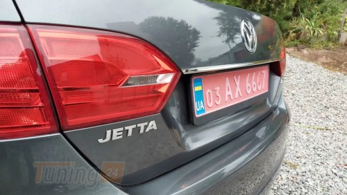 Omsa Хром накладка над номером Omsa Line из нержавейки для Volkswagen Jetta 2011-2018 Планка над номером на Фольксваген Джетта черный - Картинка 1